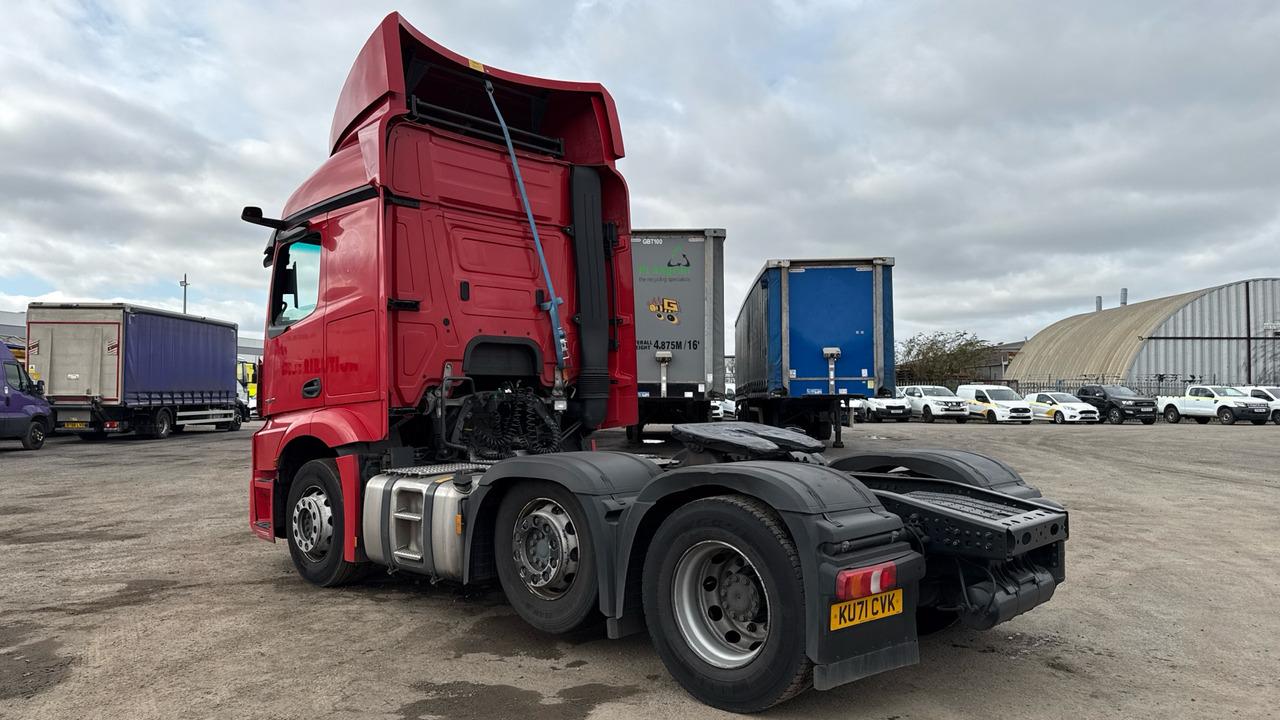 MERCEDES-BENZ ACTROS 2545 - Nyergesvontató: 3 kép. MERCEDES-BENZ ACTROS 2545 - Nyergesvontató: 3 kép.
