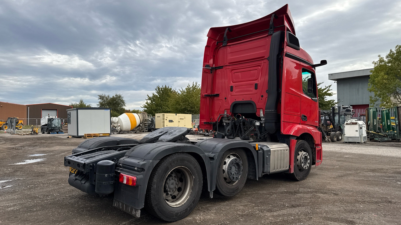 MERCEDES-BENZ ACTROS 2545 - Nyergesvontató: 4 kép. MERCEDES-BENZ ACTROS 2545 - Nyergesvontató: 4 kép.
