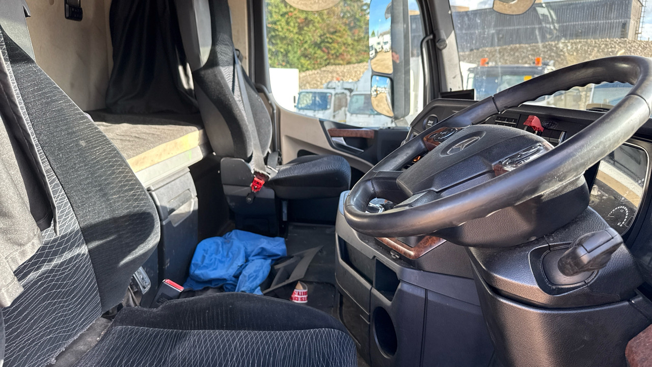 MERCEDES-BENZ ACTROS 2545 - Nyergesvontató: 5 kép. MERCEDES-BENZ ACTROS 2545 - Nyergesvontató: 5 kép.
