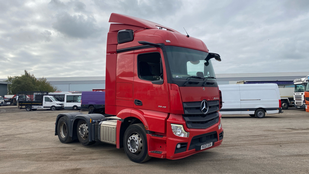 MERCEDES-BENZ ACTROS 2545 - Nyergesvontató: 1 kép. MERCEDES-BENZ ACTROS 2545 - Nyergesvontató: 1 kép.