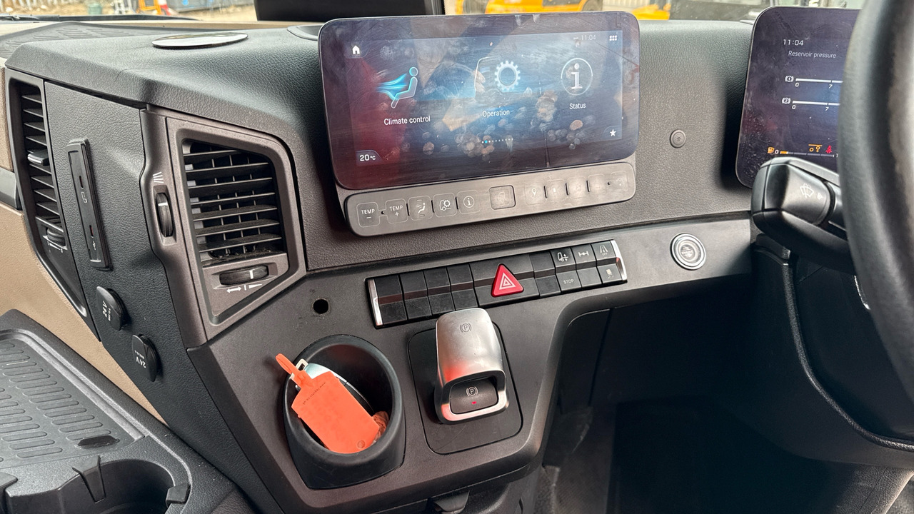 Nyergesvontató MERCEDES-BENZ ACTROS 2545: 7 kép. Nyergesvontató MERCEDES-BENZ ACTROS 2545: 7 kép.