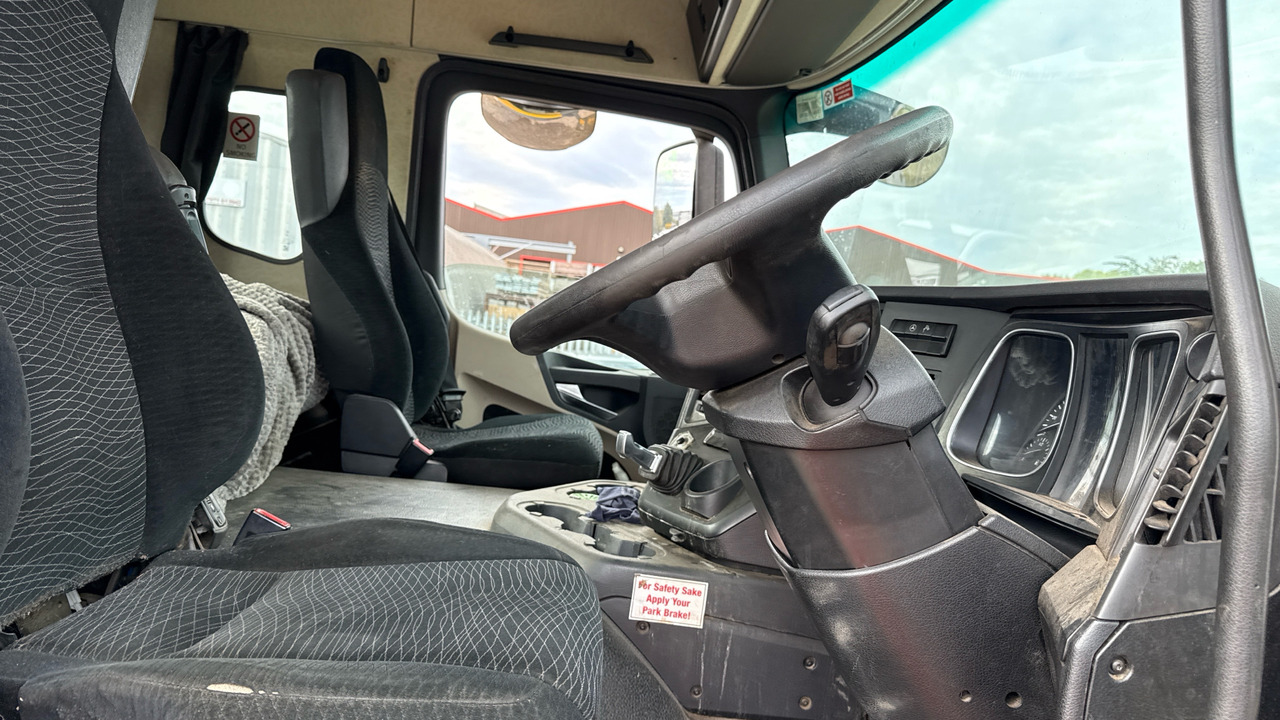MERCEDES-BENZ ACTROS - Nyergesvontató: 5 kép. MERCEDES-BENZ ACTROS - Nyergesvontató: 5 kép.
