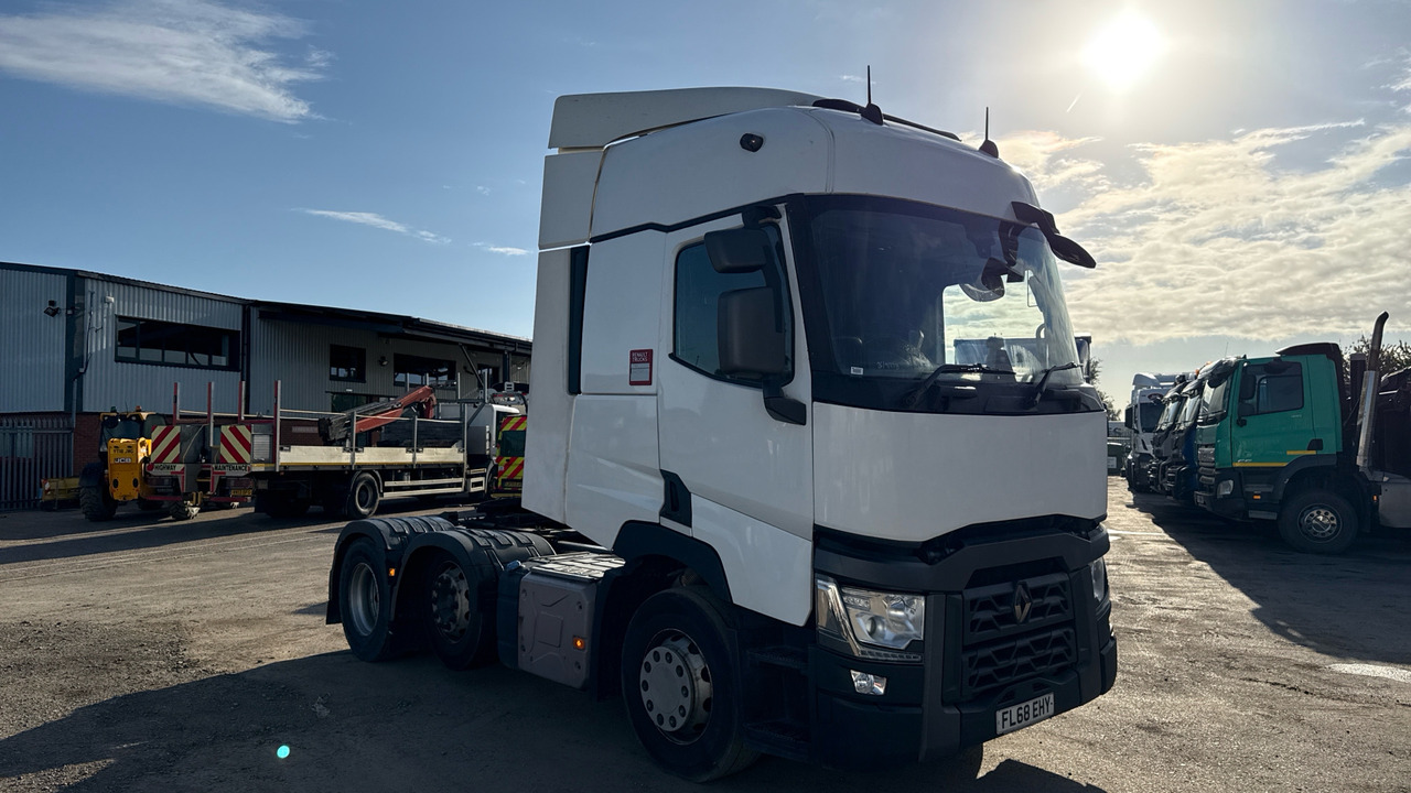RENAULT T 460 - Nyergesvontató: 1 kép. RENAULT T 460 - Nyergesvontató: 1 kép.