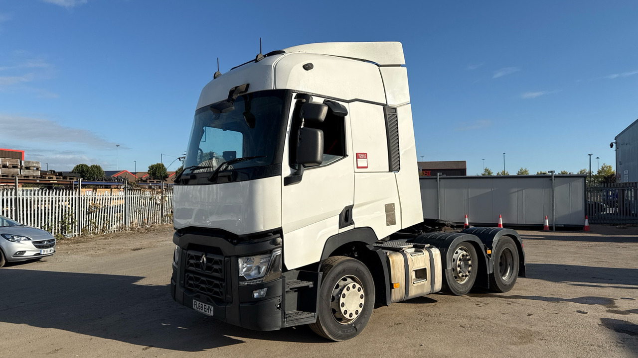 RENAULT T 460 - Nyergesvontató: 2 kép. RENAULT T 460 - Nyergesvontató: 2 kép.