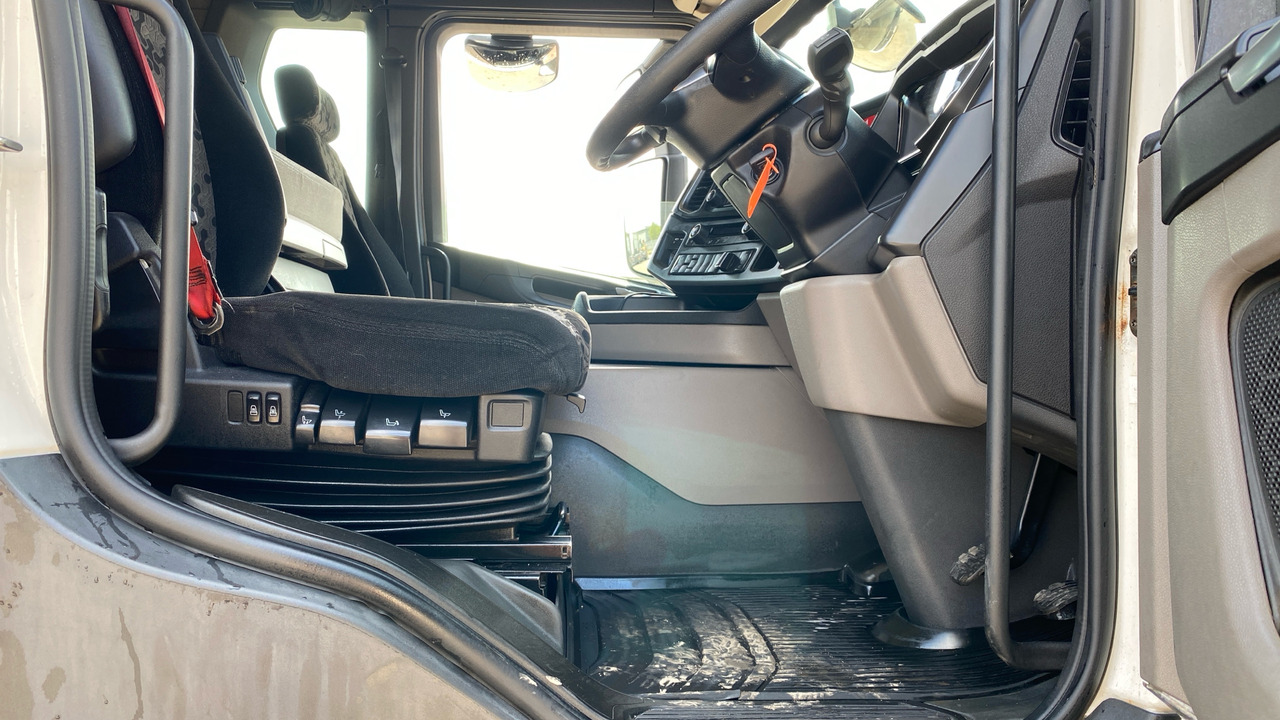 SCANIA G 450 - Nyergesvontató: 5 kép. SCANIA G 450 - Nyergesvontató: 5 kép.