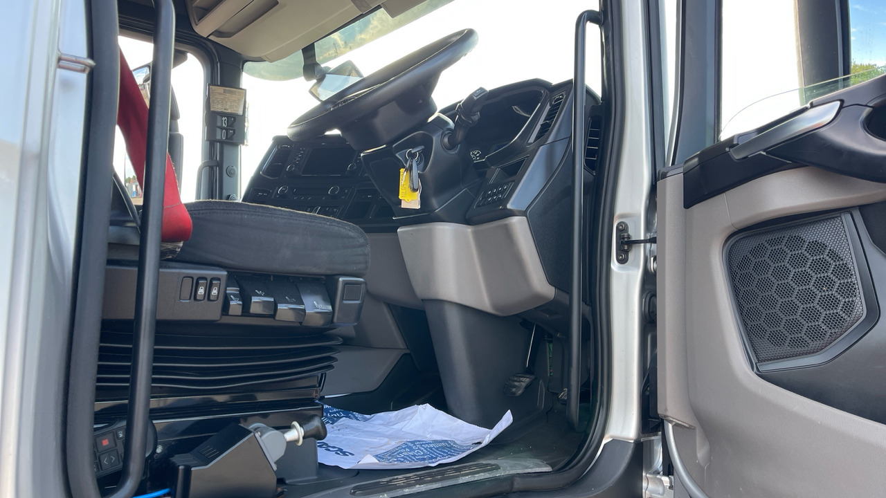 SCANIA R 450 - Nyergesvontató: 5 kép. SCANIA R 450 - Nyergesvontató: 5 kép.