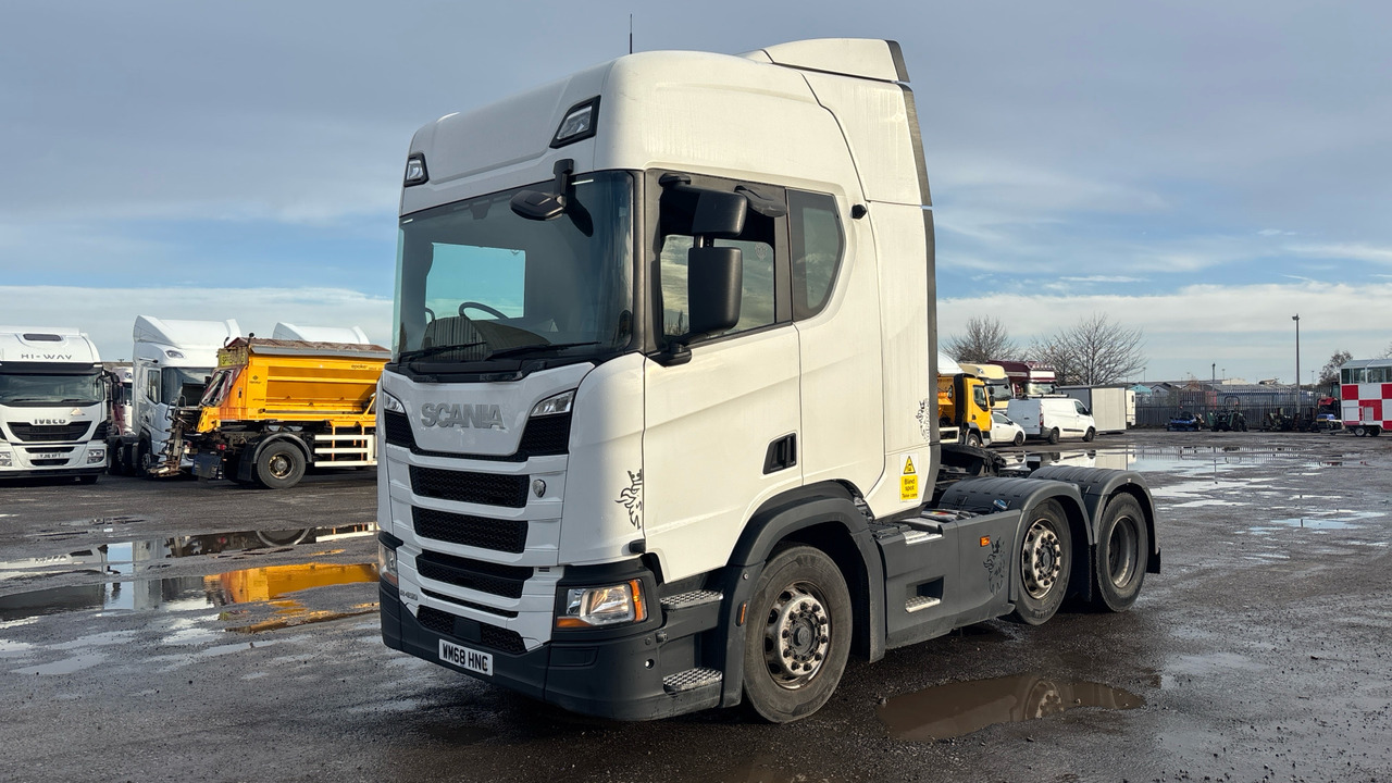 SCANIA R 450 - Nyergesvontató: 2 kép. SCANIA R 450 - Nyergesvontató: 2 kép.