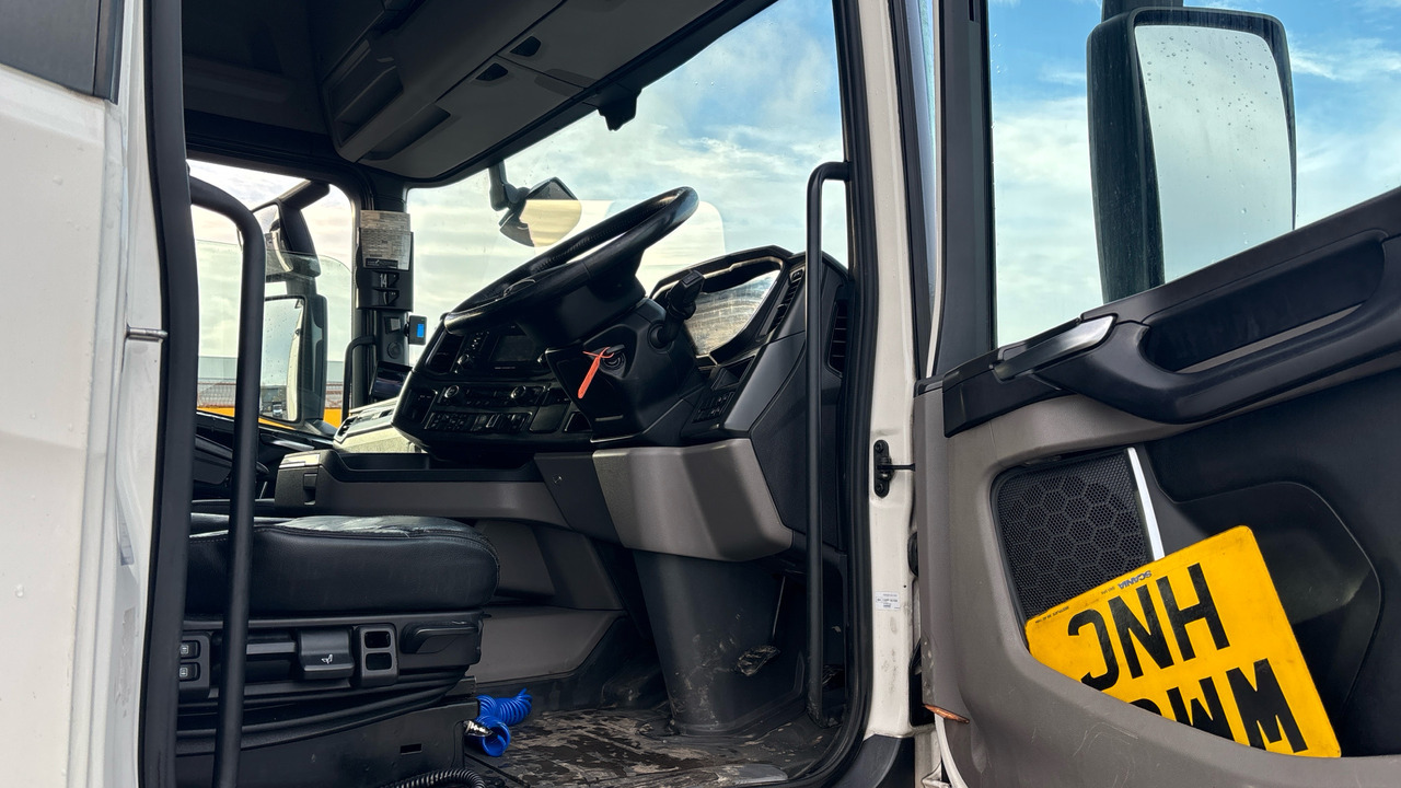 SCANIA R 450 - Nyergesvontató: 5 kép. SCANIA R 450 - Nyergesvontató: 5 kép.