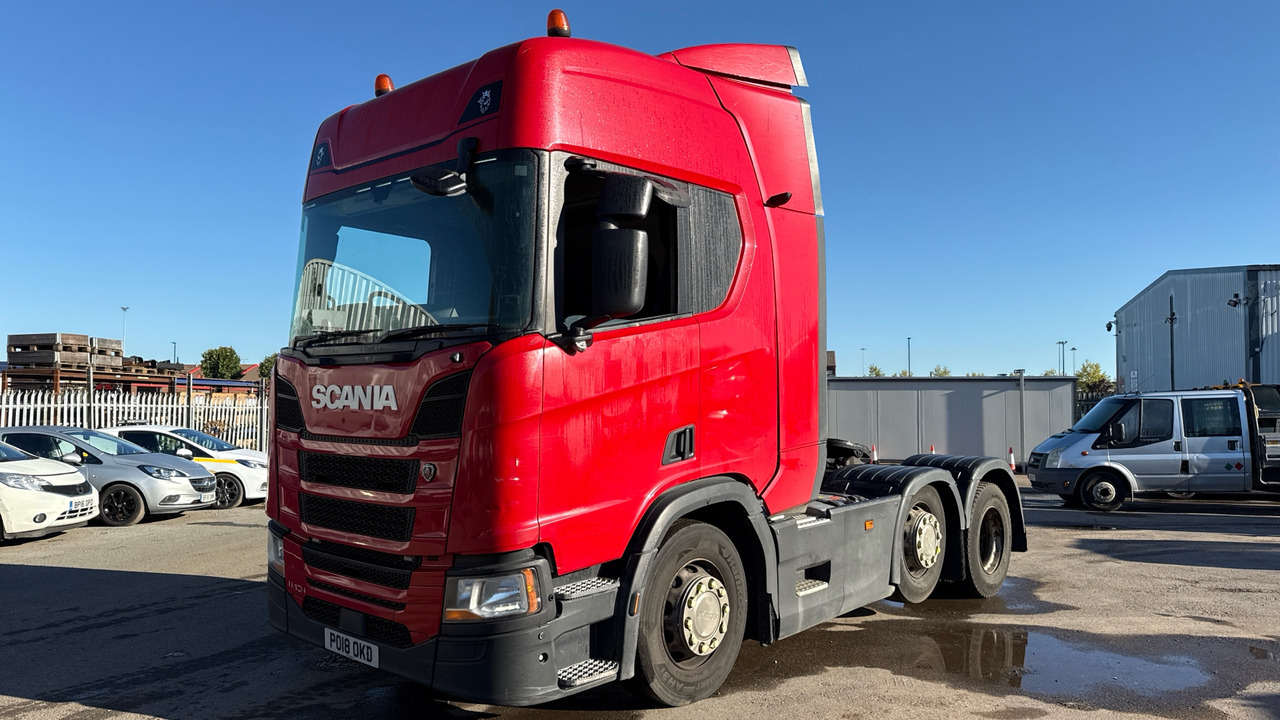SCANIA R 450 - Nyergesvontató: 2 kép. SCANIA R 450 - Nyergesvontató: 2 kép.