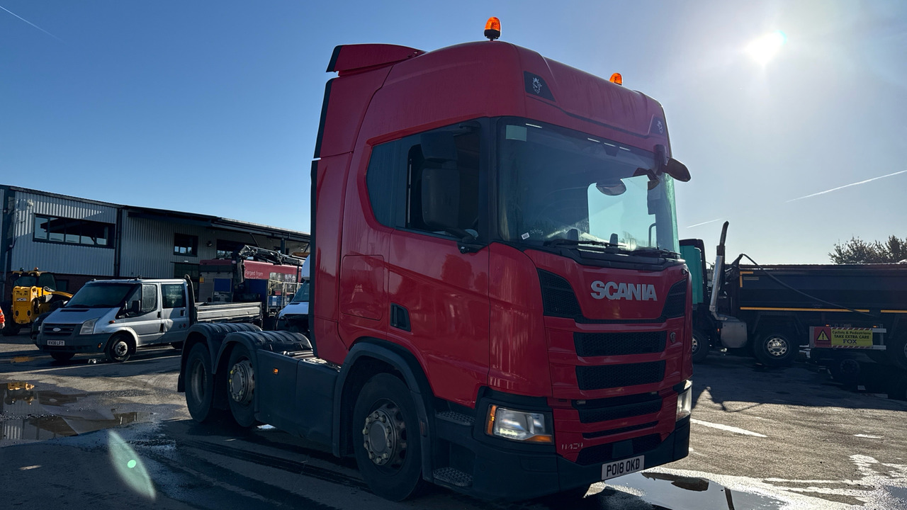 SCANIA R 450 - Nyergesvontató: 1 kép. SCANIA R 450 - Nyergesvontató: 1 kép.