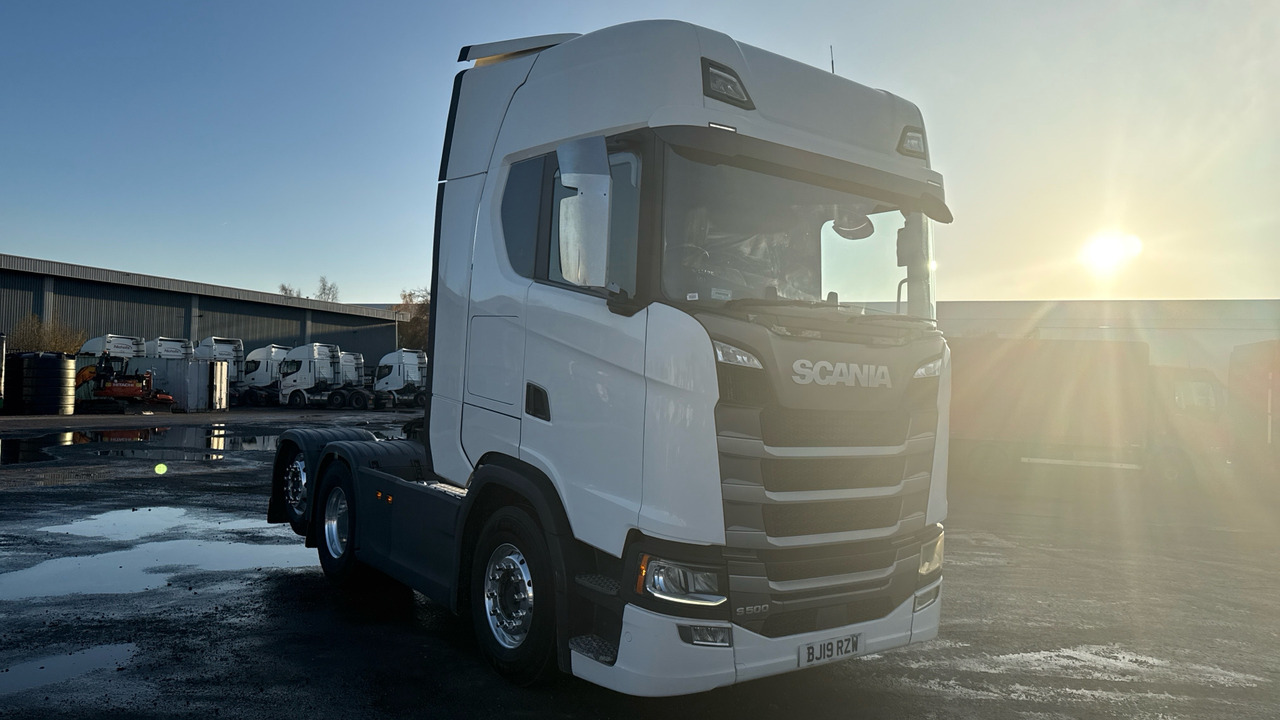 SCANIA S 500 - Nyergesvontató: 1 kép. SCANIA S 500 - Nyergesvontató: 1 kép.
