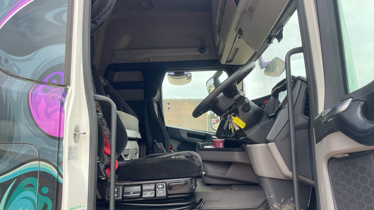 Scania R 410 - Nyergesvontató: 5 kép. Scania R 410 - Nyergesvontató: 5 kép.