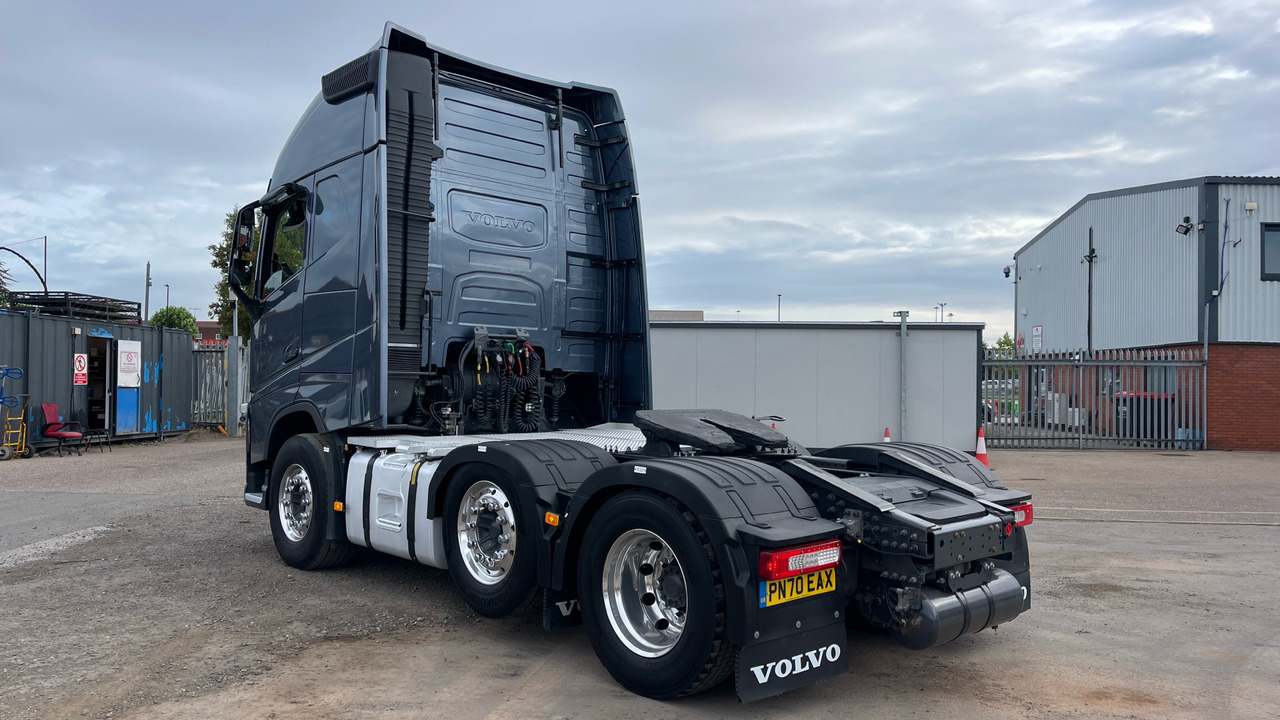 VOLVO FH 460 - Nyergesvontató: 3 kép. VOLVO FH 460 - Nyergesvontató: 3 kép.