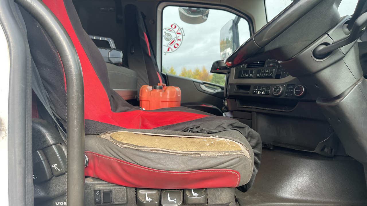 VOLVO FH 500 - Nyergesvontató: 5 kép. VOLVO FH 500 - Nyergesvontató: 5 kép.
