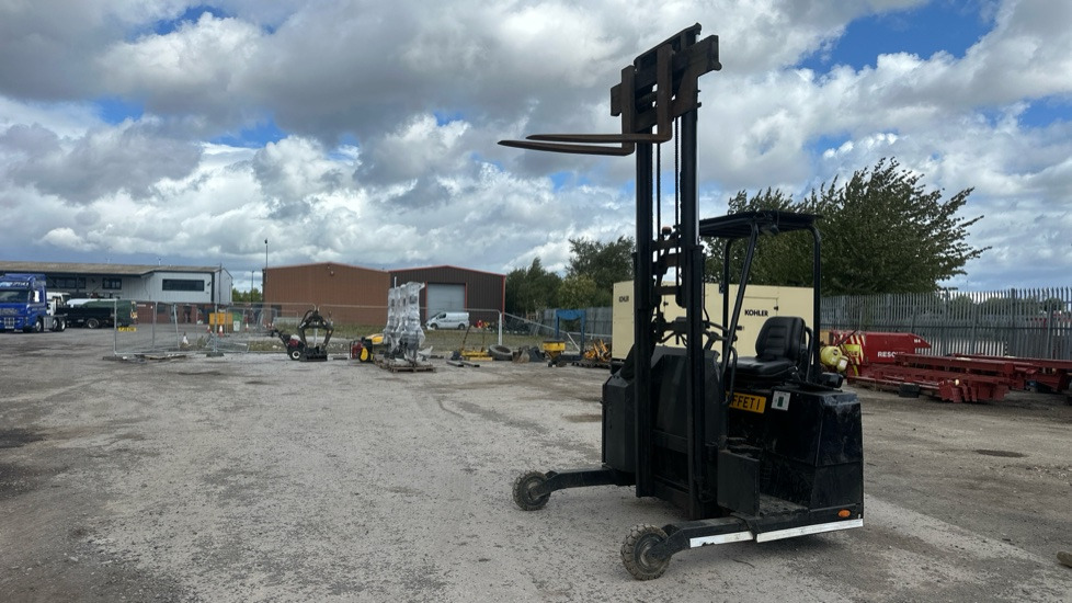 PALFINGER F3 151 - Hordozható targonca: 5 kép. PALFINGER F3 151 - Hordozható targonca: 5 kép.