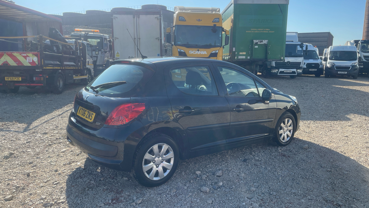 PEUGEOT 207 1.4 16V S - Hatchback: 4 kép. PEUGEOT 207 1.4 16V S - Hatchback: 4 kép.