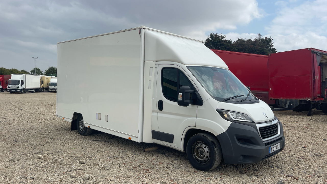 PEUGEOT BOXER 335 2.0 BLUE HDI 130PS - Dobozos kisteherautó: 1 kép. PEUGEOT BOXER 335 2.0 BLUE HDI 130PS - Dobozos kisteherautó: 1 kép.