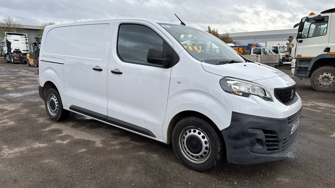 PEUGEOT EXPERT 1000 1.5 BlueHDi 100PS - Kis furgon: 1 kép. PEUGEOT EXPERT 1000 1.5 BlueHDi 100PS - Kis furgon: 1 kép.