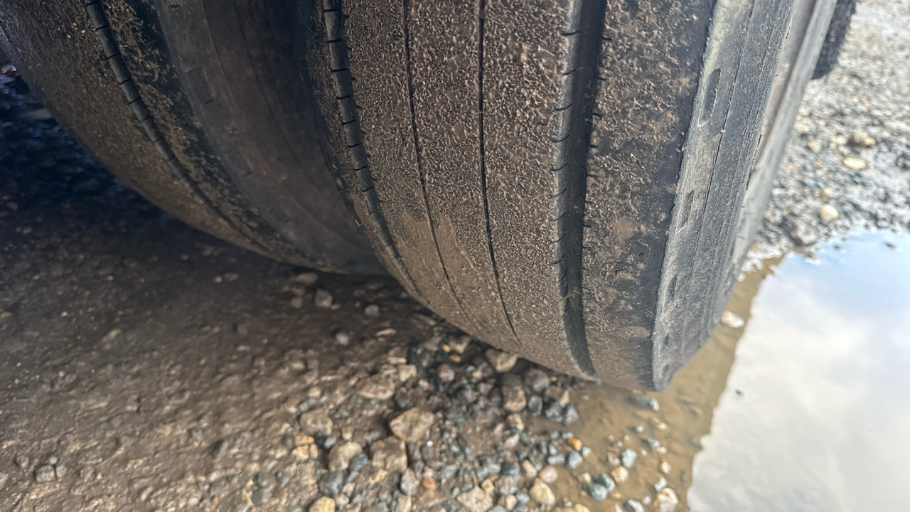 Pótkocsi KING MACHINERY CARRIER: 22 kép. Pótkocsi KING MACHINERY CARRIER: 22 kép.