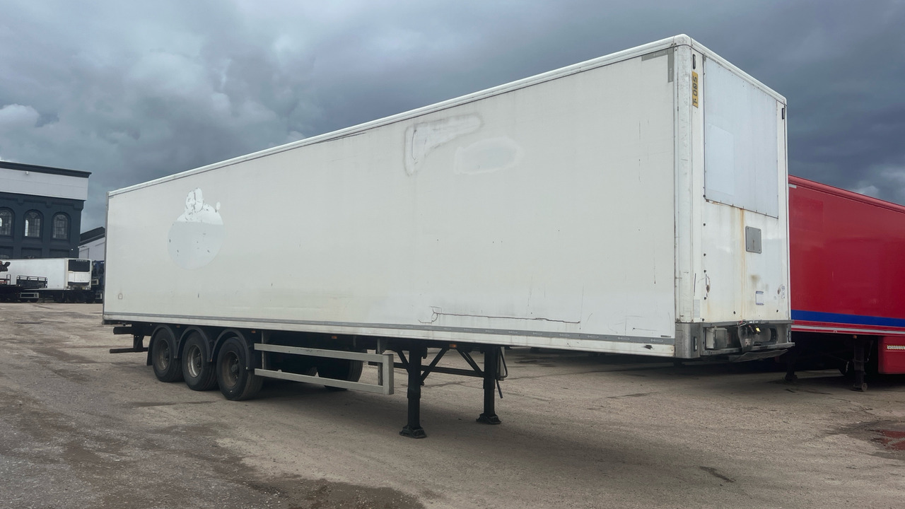 MONTRACON BOX - Pótkocsi: 2 kép. MONTRACON BOX - Pótkocsi: 2 kép.