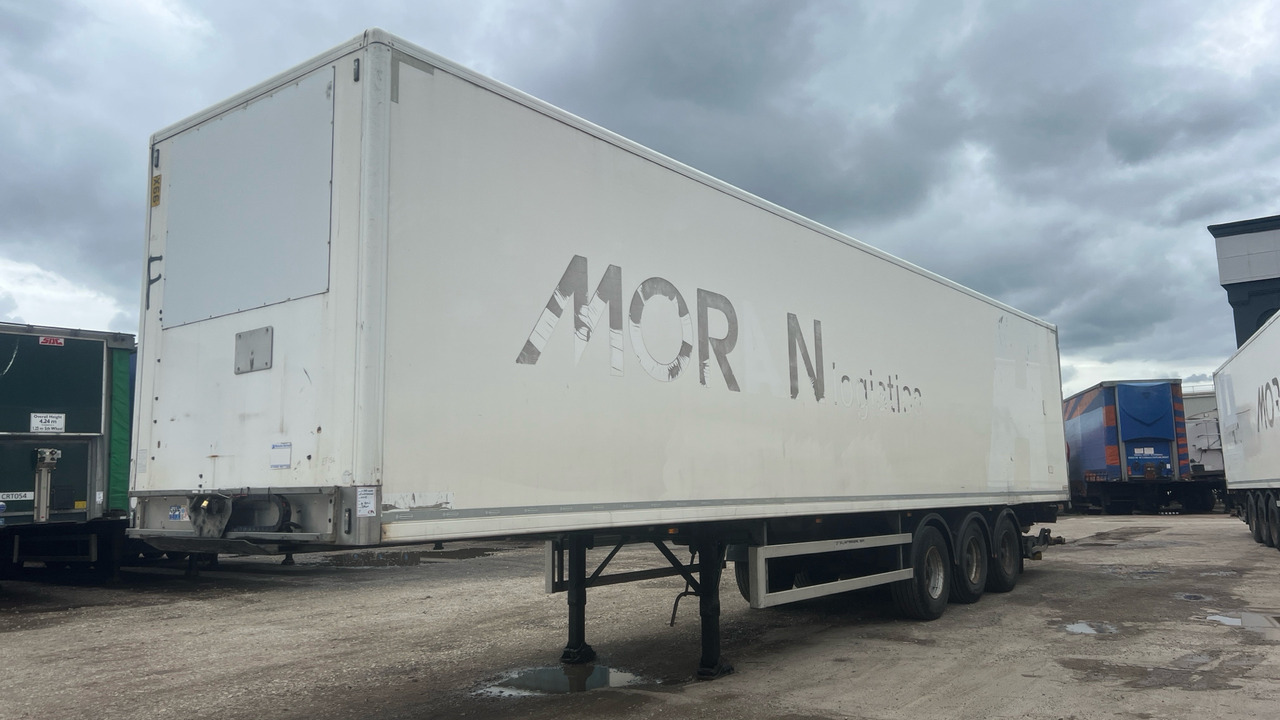 MONTRACON BOX - Pótkocsi: 4 kép. MONTRACON BOX - Pótkocsi: 4 kép.
