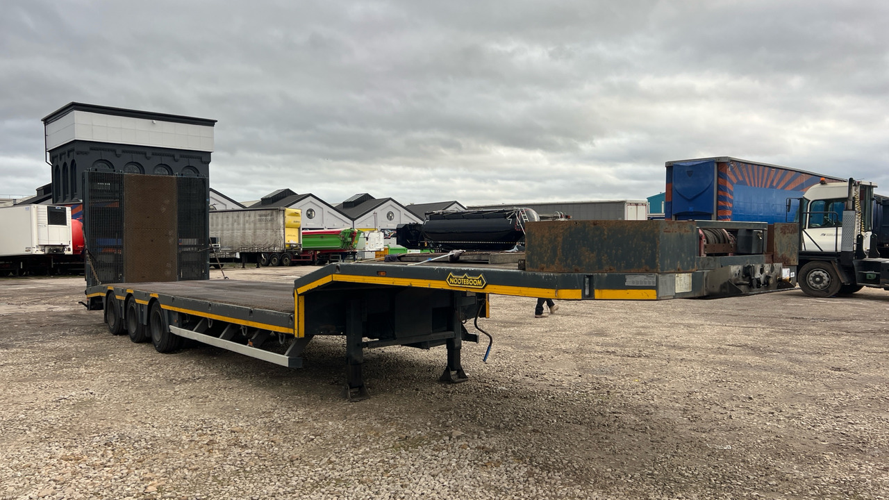 NOOTEBOOM MACHINE CARRIER STEPFRAME - Pótkocsi: 2 kép. NOOTEBOOM MACHINE CARRIER STEPFRAME - Pótkocsi: 2 kép.