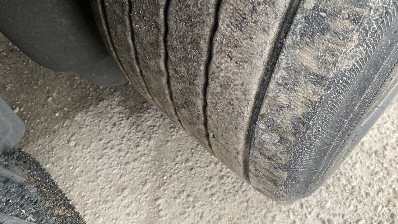 Pótkocsi SCHMITZ CURTAINSIDE MEGA EUROLINER: 24 kép. Pótkocsi SCHMITZ CURTAINSIDE MEGA EUROLINER: 24 kép.