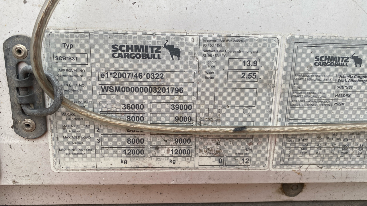 Pótkocsi SCHMITZ CURTAINSIDE MEGA EUROLINER: 11 kép. Pótkocsi SCHMITZ CURTAINSIDE MEGA EUROLINER: 11 kép.