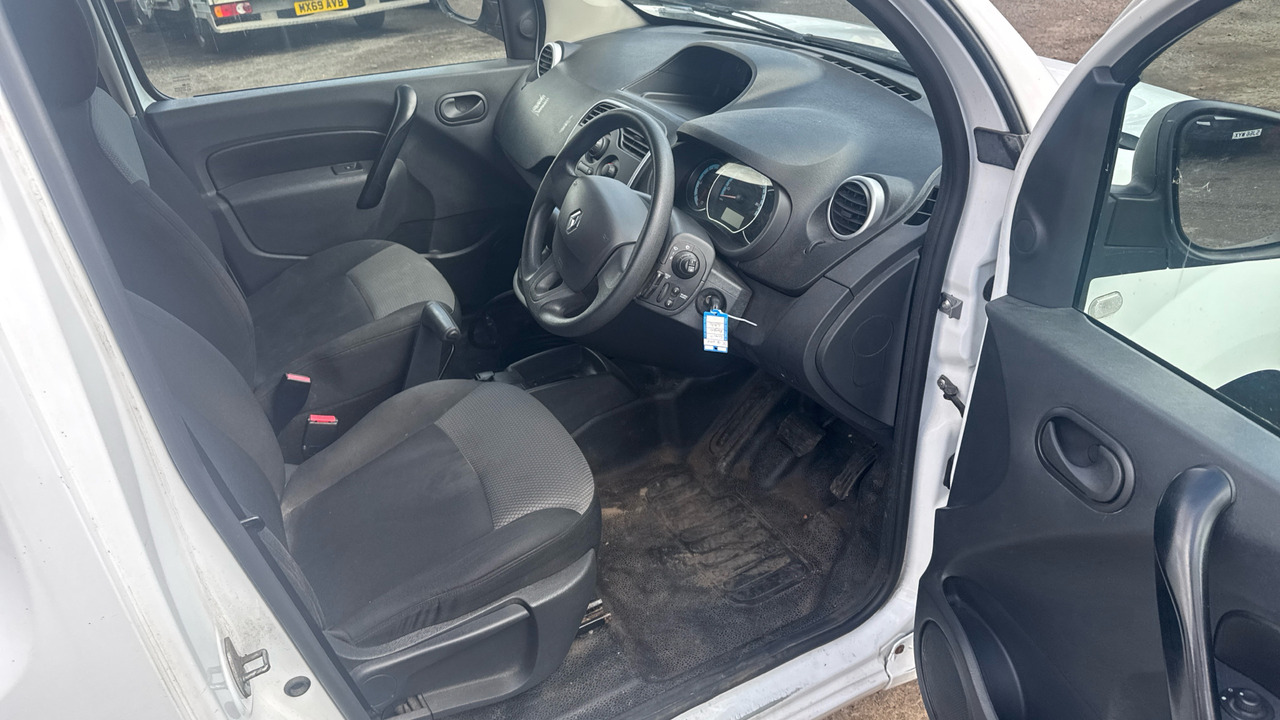 RENAULT KANGOO ZE33 Business - Kis furgon, Elektromos kisteherautó: 5 kép. RENAULT KANGOO ZE33 Business - Kis furgon, Elektromos kisteherautó: 5 kép.