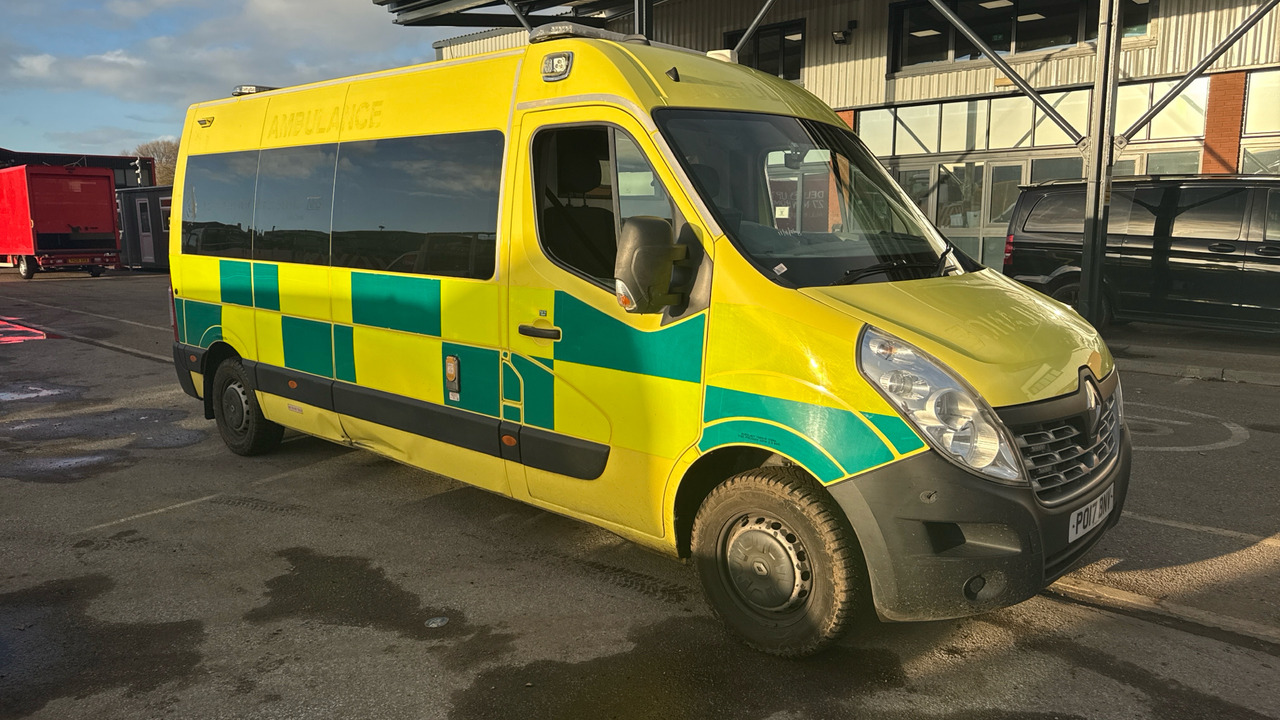 RENAULT MASTER 150.39 - Mentőautó: 1 kép. RENAULT MASTER 150.39 - Mentőautó: 1 kép.