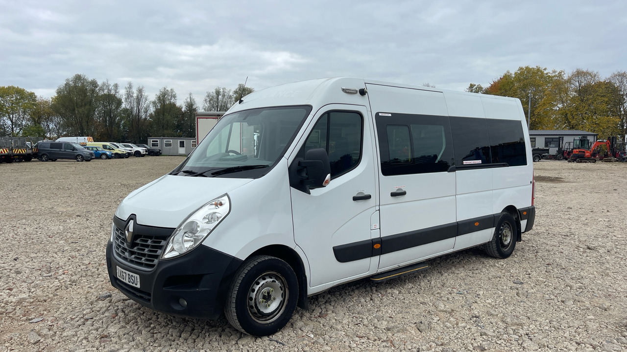 RENAULT MASTER 35 - Mentőautó: 2 kép. RENAULT MASTER 35 - Mentőautó: 2 kép.