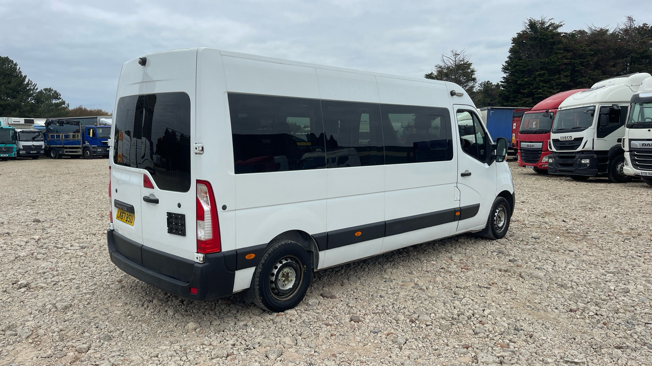 RENAULT MASTER 35 - Mentőautó: 4 kép. RENAULT MASTER 35 - Mentőautó: 4 kép.