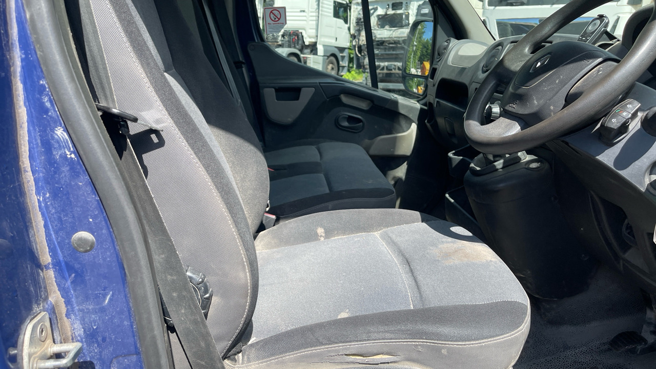Renault Master LL35 Business 2.3 dCi 125PS - Platós kisteherautó: 5 kép. Renault Master LL35 Business 2.3 dCi 125PS - Platós kisteherautó: 5 kép.