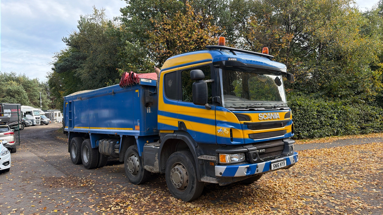 SCANIA P 410 - Billenőplatós teherautó: 1 kép. SCANIA P 410 - Billenőplatós teherautó: 1 kép.