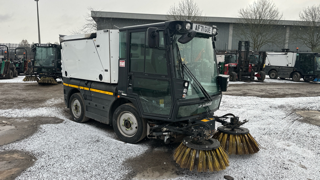 SCHMIDT SWINGO 200 - Utcaseprő gép: 1 kép. SCHMIDT SWINGO 200 - Utcaseprő gép: 1 kép.