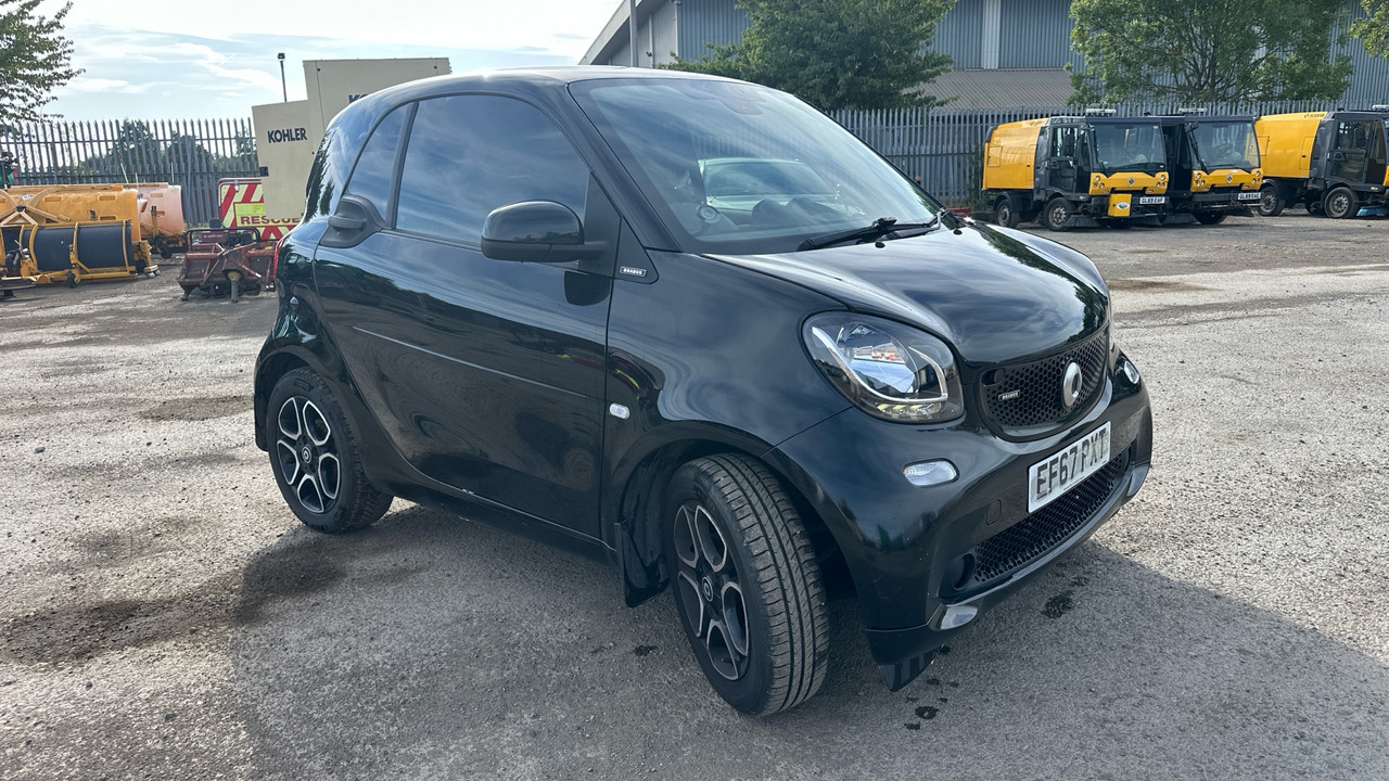 SMART FORTWO 0.9 TURBO PRIME PREMIUM - Kupé: 1 kép. SMART FORTWO 0.9 TURBO PRIME PREMIUM - Kupé: 1 kép.