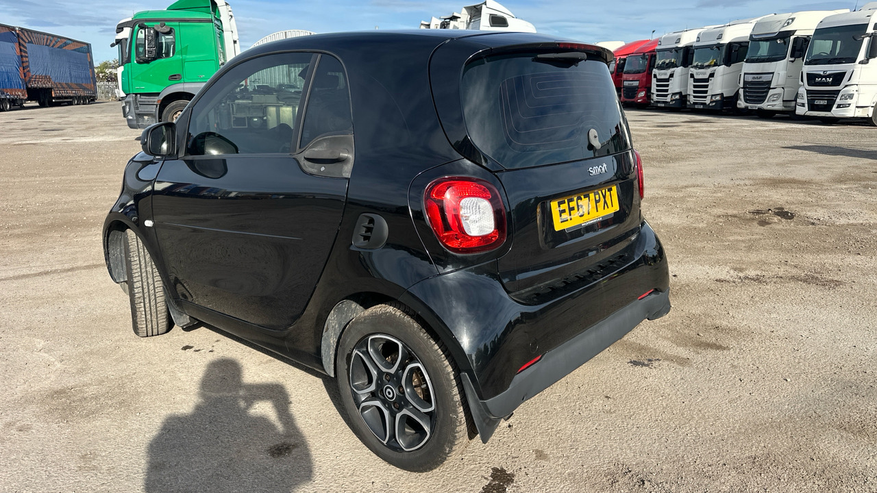 SMART FORTWO 0.9 TURBO PRIME PREMIUM - Kupé: 3 kép. SMART FORTWO 0.9 TURBO PRIME PREMIUM - Kupé: 3 kép.
