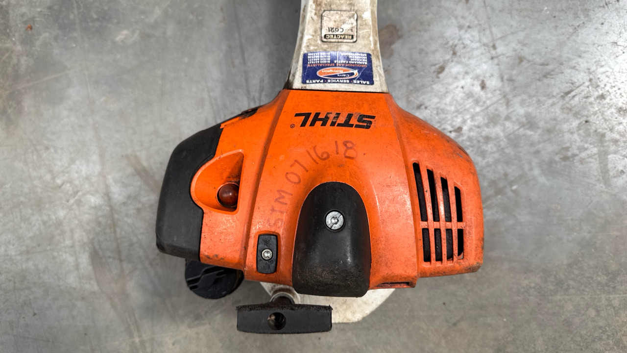 STIHL FS410C - Építőipari berendezések: 2 kép. STIHL FS410C - Építőipari berendezések: 2 kép.