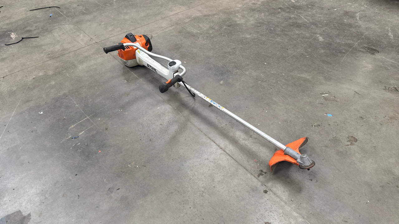 STIHL FS490C STRIMMER - Építőipari berendezések: 4 kép. STIHL FS490C STRIMMER - Építőipari berendezések: 4 kép.