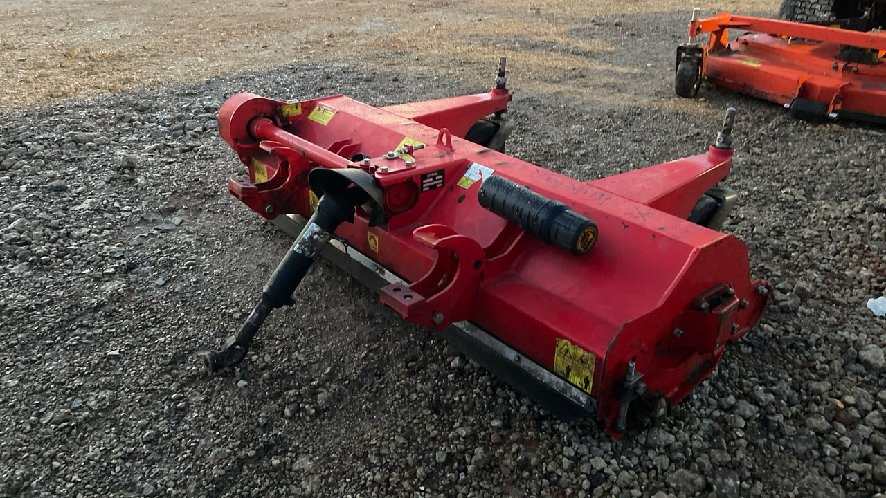 TRIMAX FX-155 - Szárzúzó: 3 kép. TRIMAX FX-155 - Szárzúzó: 3 kép.