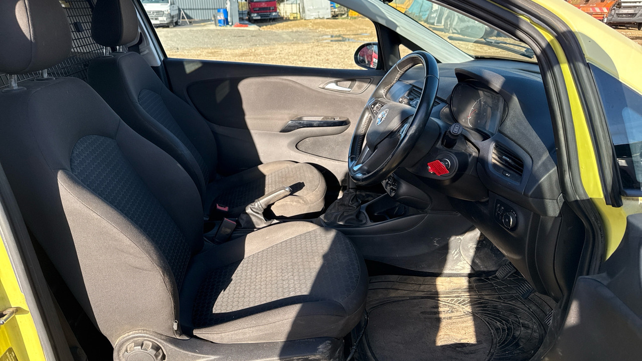 VAUXHALL CORSA 1.3 CDTI 16V - Autó: 5 kép. VAUXHALL CORSA 1.3 CDTI 16V - Autó: 5 kép.