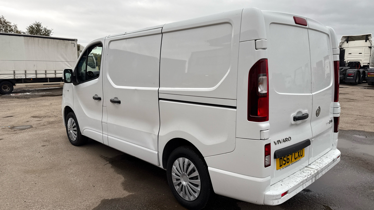 VAUXHALL VIVARO 2700 1.6CDTI 120PS - Kis furgon: 3 kép. VAUXHALL VIVARO 2700 1.6CDTI 120PS - Kis furgon: 3 kép.