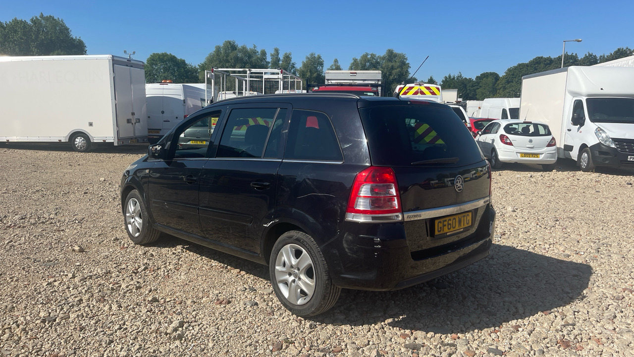 VAUXHALL ZAFIRA 1.7 CDTI - Autó: 3 kép. VAUXHALL ZAFIRA 1.7 CDTI - Autó: 3 kép.