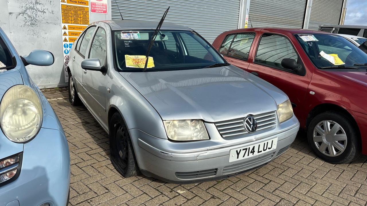 VOLKSWAGEN BORA 1.8 SE TDI - Hatchback: 1 kép. VOLKSWAGEN BORA 1.8 SE TDI - Hatchback: 1 kép.