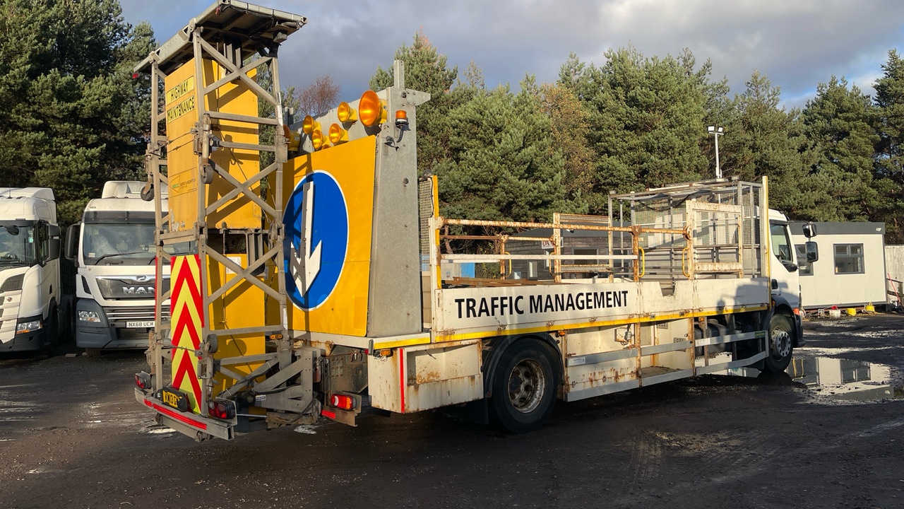 VOLVO FL 240 - Platós teherautó: 4 kép. VOLVO FL 240 - Platós teherautó: 4 kép.