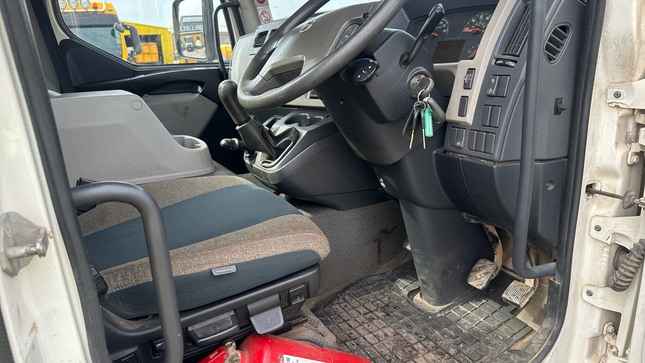 VOLVO FL 250 - Szippantós autó: 5 kép. VOLVO FL 250 - Szippantós autó: 5 kép.