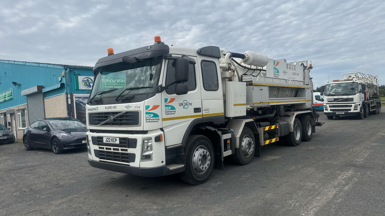 VOLVO FM 400 - Szippantós autó: 2 kép. VOLVO FM 400 - Szippantós autó: 2 kép.