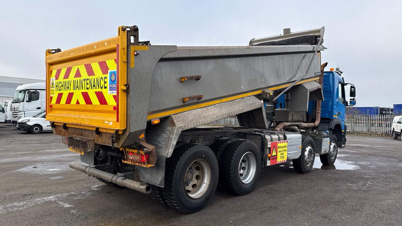 VOLVO FM 420 - Billenőplatós teherautó: 4 kép. VOLVO FM 420 - Billenőplatós teherautó: 4 kép.