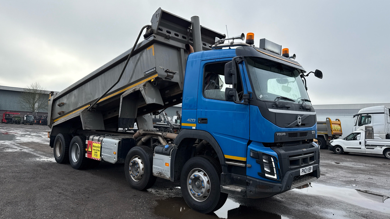 VOLVO FM 420 - Billenőplatós teherautó: 1 kép. VOLVO FM 420 - Billenőplatós teherautó: 1 kép.