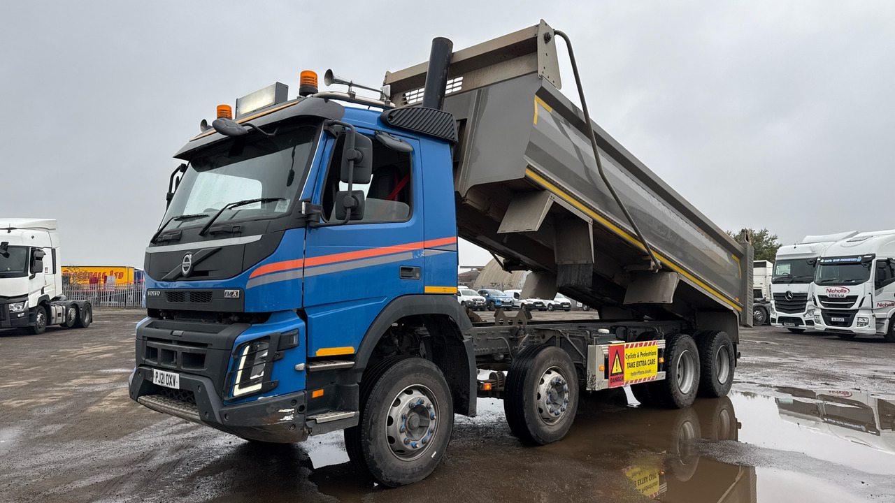 VOLVO FM - Billenőplatós teherautó: 2 kép. VOLVO FM - Billenőplatós teherautó: 2 kép.